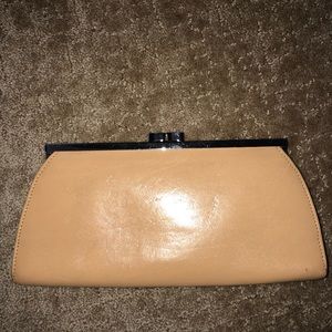 Monsac tan clutch